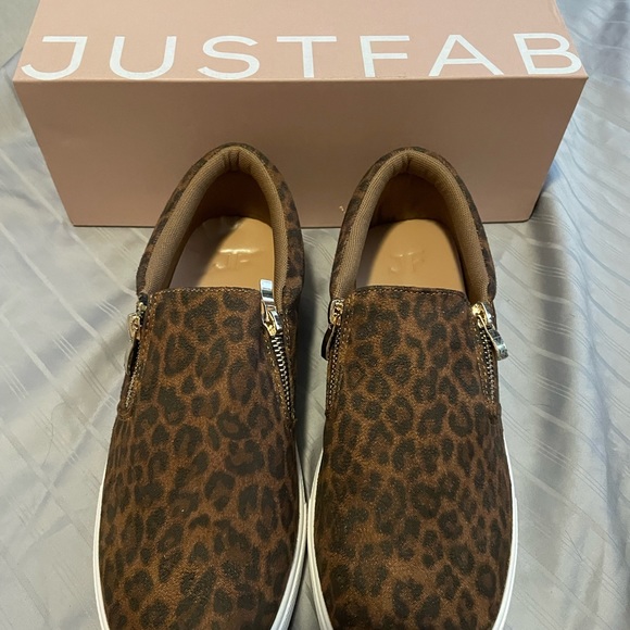 New in box JustFab Leopard Platform Slip-on Sneakers, sz 9 - Picture 5 of 5
